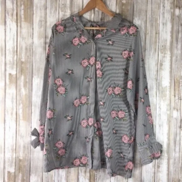 NWT Umgee Rose Striped Button Down Blouse - Picture 2 of 9